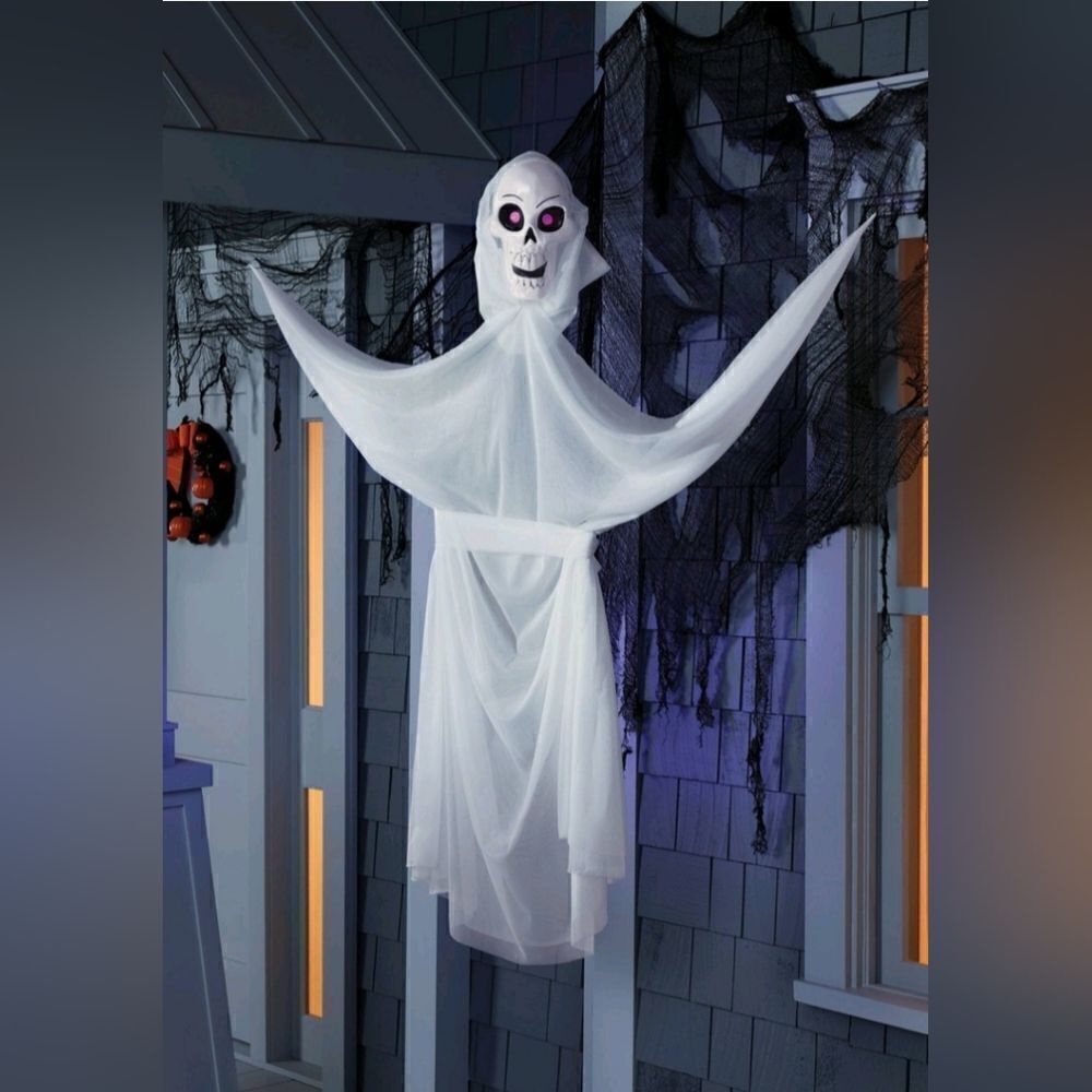 New Hyde & EEK! Boutique 65" Black Light Responsive Ghoul Halloween Decorative